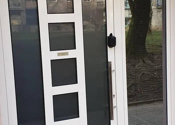 Courtyard Under The Castle アパート *