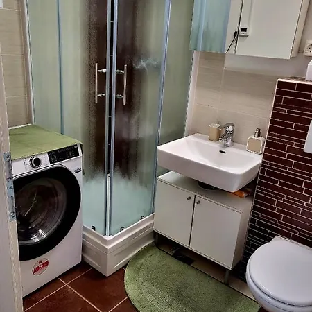 Courtyard Under The Castle Apartmán Lublaň